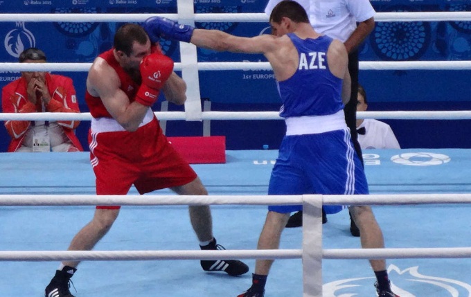 Azerbaijani female boxers into European Championship semifinal 